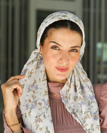 Lizi Headwear SQTUWH White Tulip Print Square Scarf myselflingerie.com